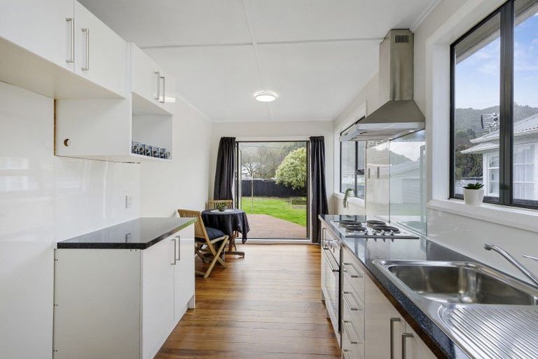 Photo of property in 104 Hewer Crescent, Naenae, Lower Hutt, 5011