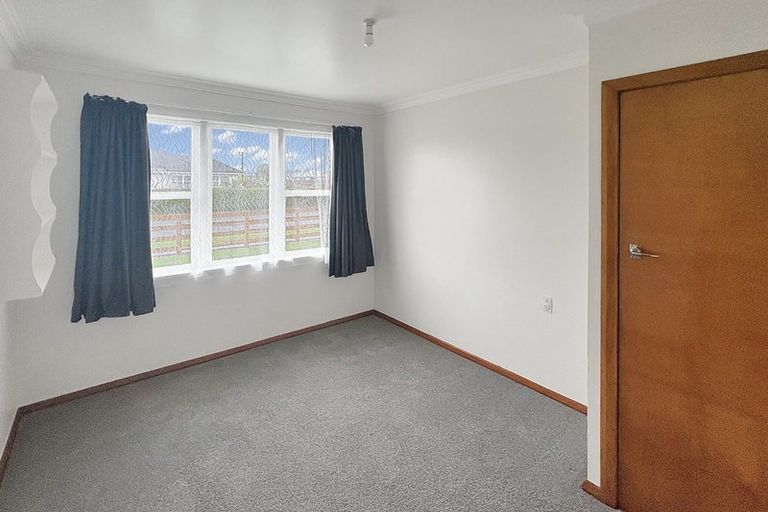 Photo of property in 15 Bledisloe Street, Levin, 5510