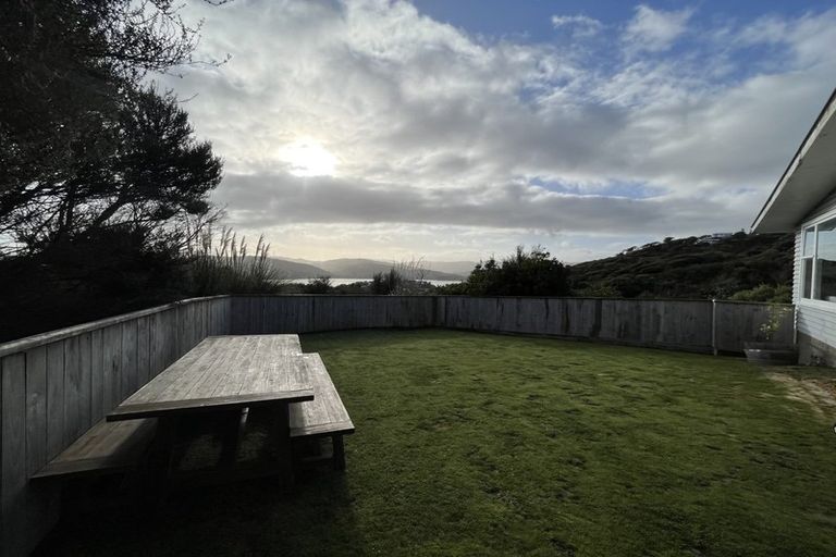 Photo of property in 1 Kahu Road, Paremata, Porirua, 5024