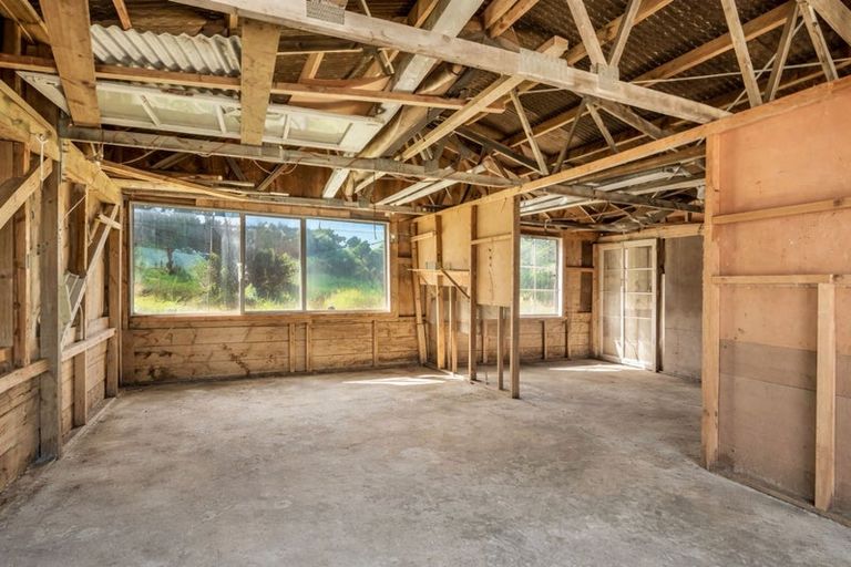 Photo of property in 2856 South Head Road, South Head, Helensville, 0874