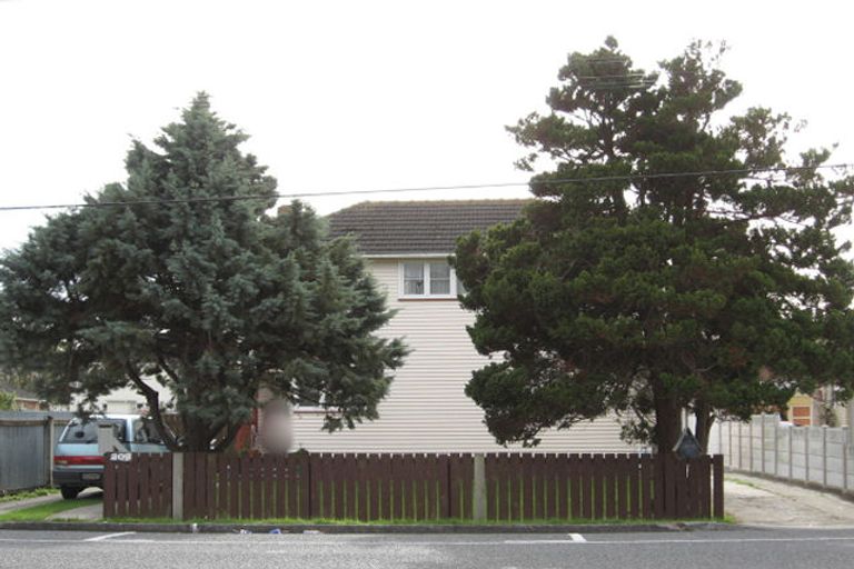 Photo of property in 209 Naenae Road, Naenae, Lower Hutt, 5011