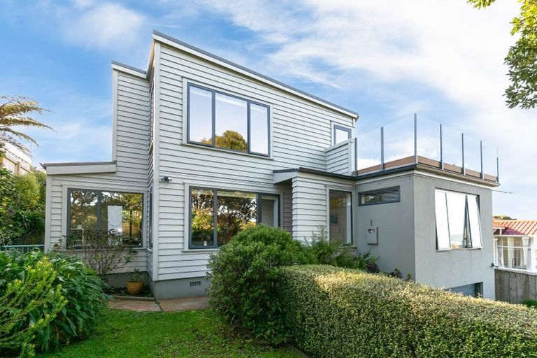 Photo of property in 99 Cashmere Avenue, Khandallah, Wellington, 6035