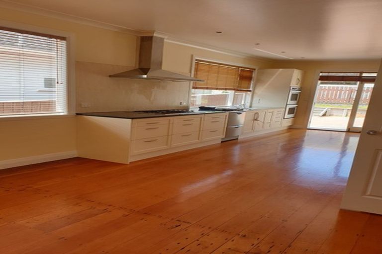 Photo of property in 333 The Parade, Island Bay, Wellington, 6023