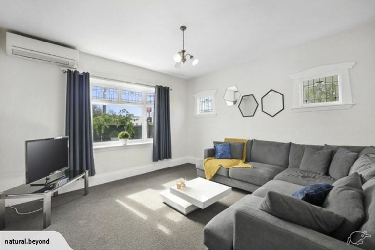 Photo of property in 1/19 Hills Road, Edgeware, Christchurch, 8013