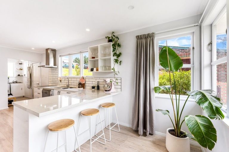 Photo of property in 82 Holborn Drive, Stokes Valley, Lower Hutt, 5019