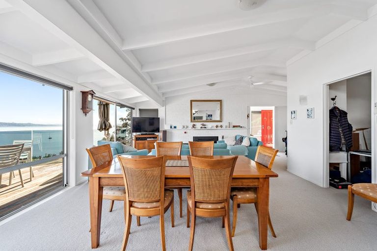 Photo of property in 79 De Luen Avenue, Tindalls Beach, Whangaparaoa, 0930