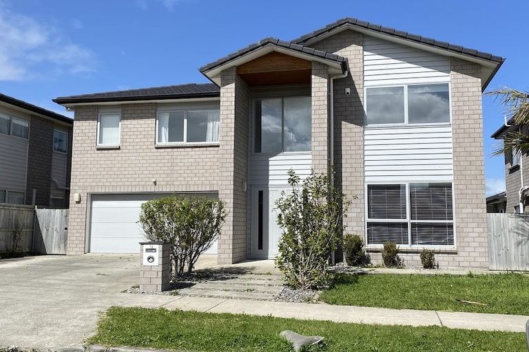 Photo of property in 16 Kira Road, Flat Bush, Auckland, 2016