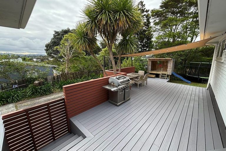 Photo of property in 30 Atkinson Road, Titirangi, Auckland, 0604