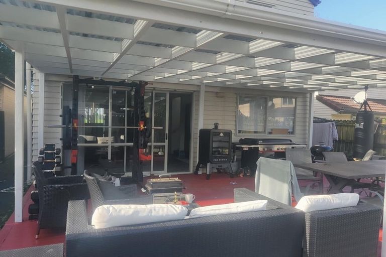 Photo of property in 30 Bruce Pulman Drive, Takanini, 2112