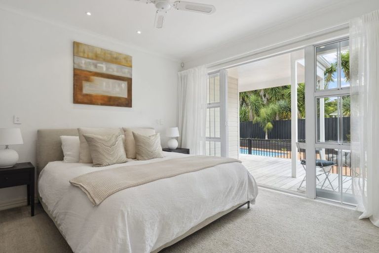 Photo of property in 27 Almond Grove, Greenhithe, Auckland, 0632