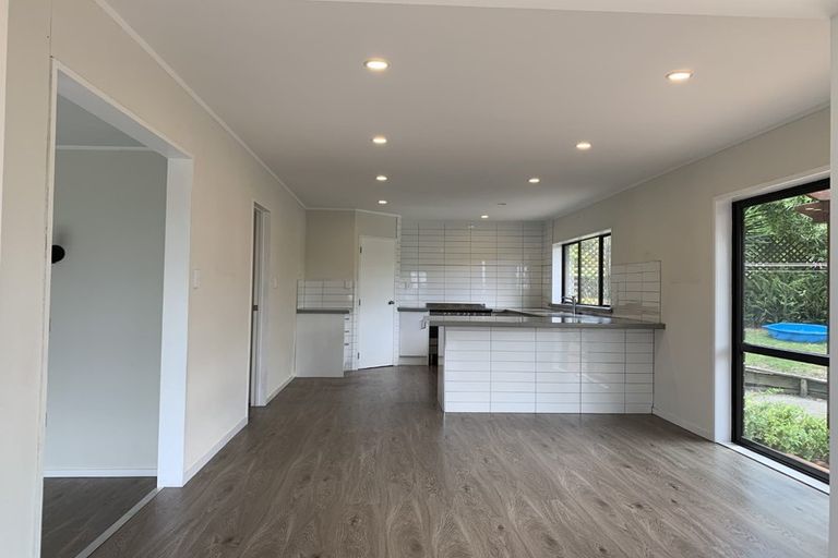 Photo of property in 20 Tatyana Place, Massey, Auckland, 0614