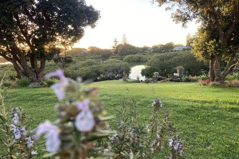 Photo of property in 34 Molesworth Drive, Mangawhai, 0505