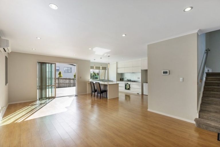 Photo of property in 8 Sauvignon Avenue, Ranui, Auckland, 0612