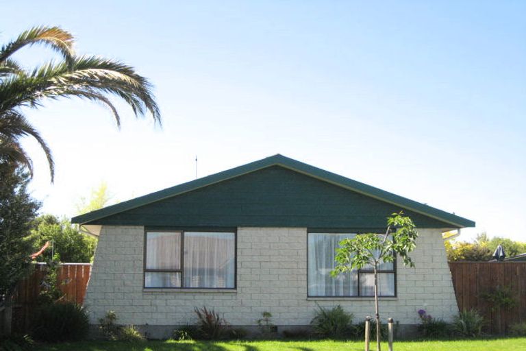 Photo of property in 3 Wakelin Place, Redwood, Christchurch, 8051