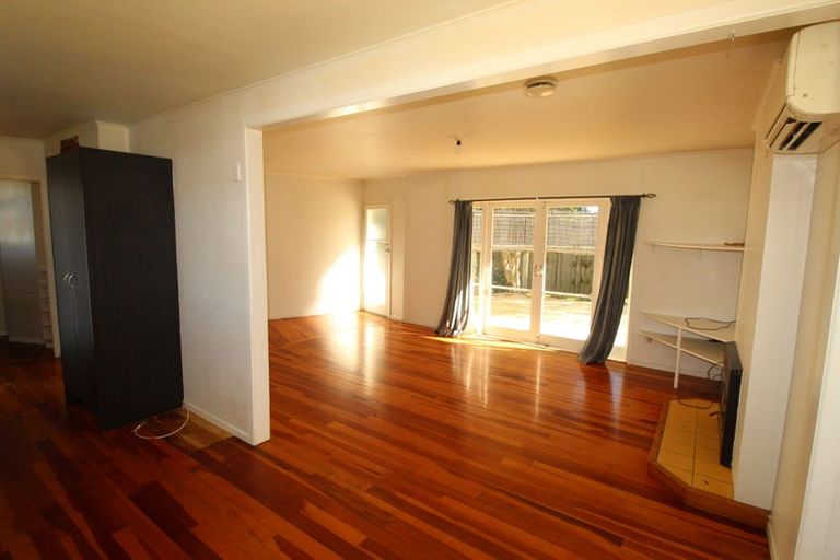 Photo of property in 27 Wharf Road, Te Atatu Peninsula, Auckland, 0610