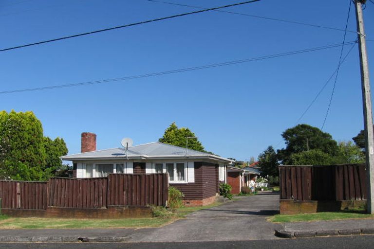 Photo of property in 1/15 Tane Street, New Lynn, Auckland, 0600