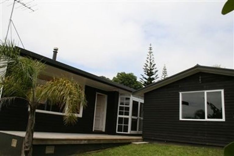 Photo of property in 40 Schnapper Rock Road, Schnapper Rock, Auckland, 0632