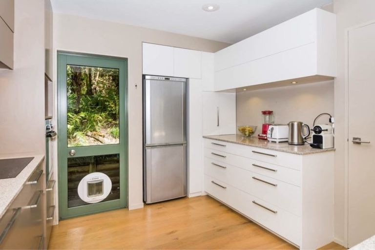 Photo of property in 6 Tree Fern Trail, Campbells Bay, Auckland, 0630