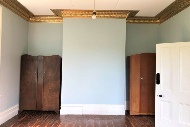 Photo of property in 10 Clifford Street, Clinton, 9534