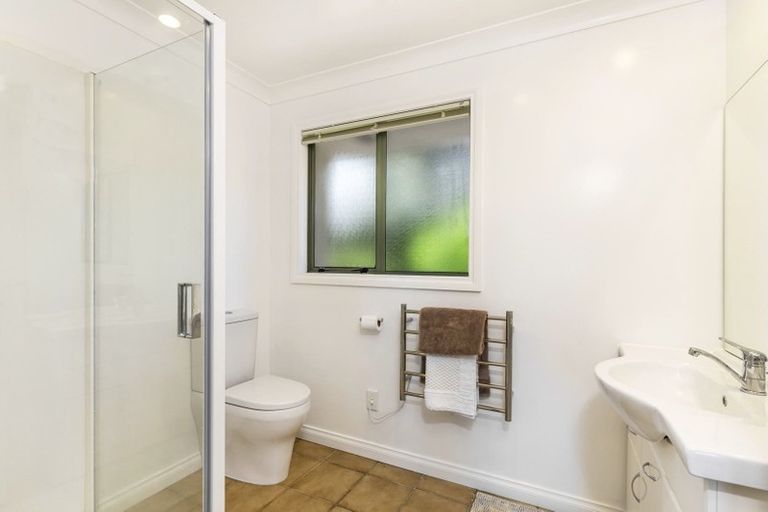 Photo of property in 11 Fairview Terrace, Waipahihi, Taupo, 3330