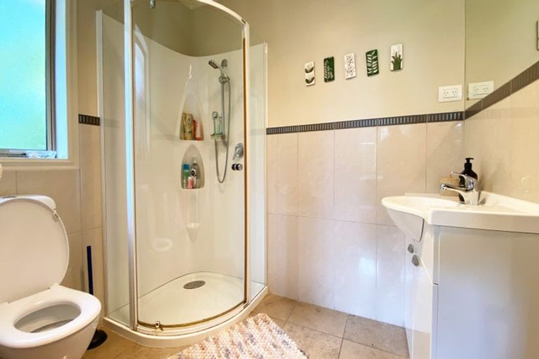 Photo of property in 124 Trig Road, Whitford, Howick, 2571