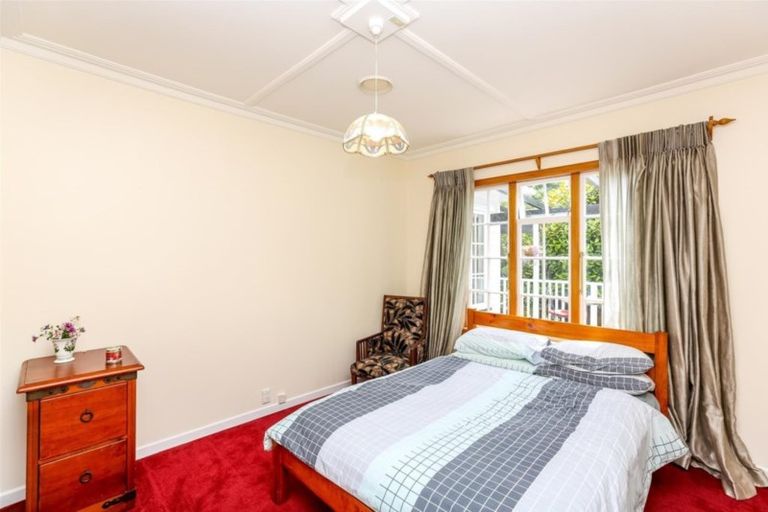 Photo of property in 94 Belt Road, New Plymouth, 4310