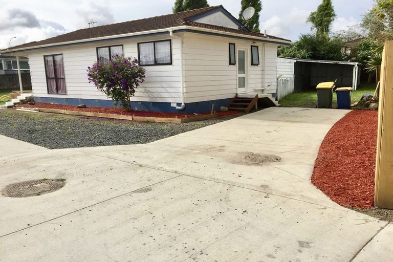 Photo of property in 10 Hamblyn Place, Ranui, Auckland, 0612