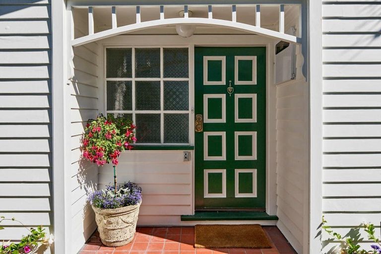 Photo of property in 107 Oroua Street, Eastbourne, Lower Hutt, 5013