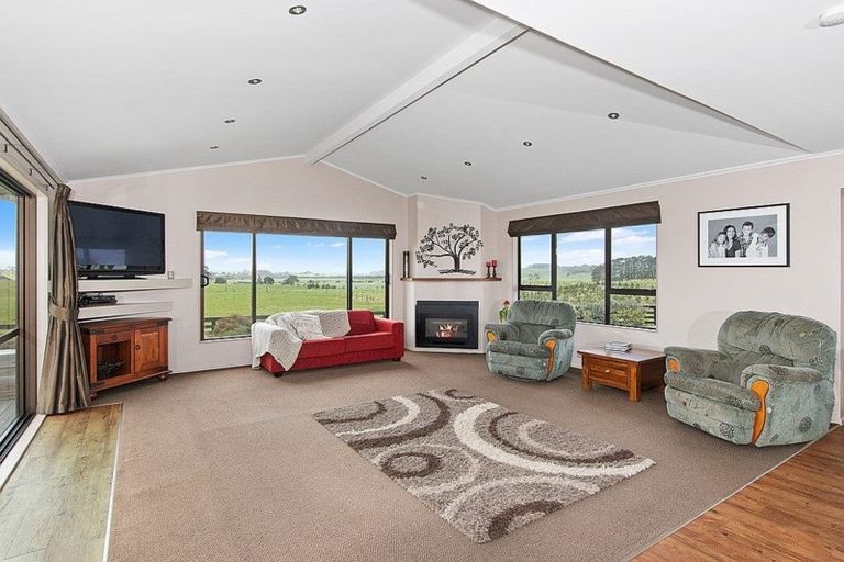 Photo of property in 413a Baylys Coast Road, Dargaville, 0377