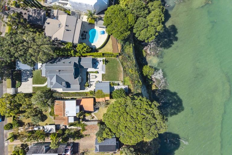 Photo of property in 21 Norwood Road, Bayswater, Auckland, 0622