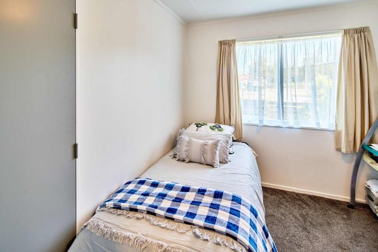 Photo of property in 2 Wellington Road, Wainuiomata, Lower Hutt, 5014