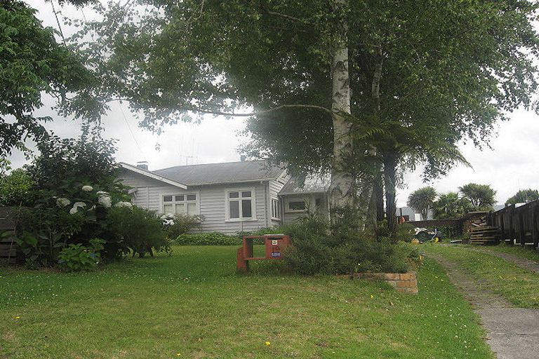 Photo of property in 19 Hastings Street, Te Puke, 3119