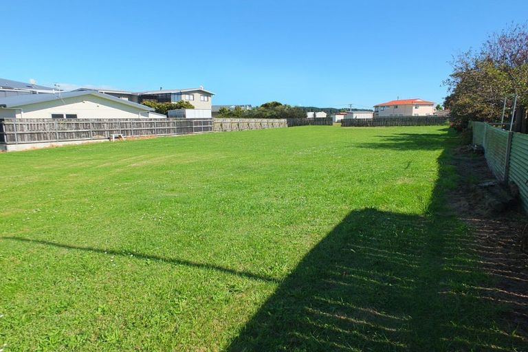 Photo of property in 65 Hartley Street, Foxton Beach, Foxton, 4815