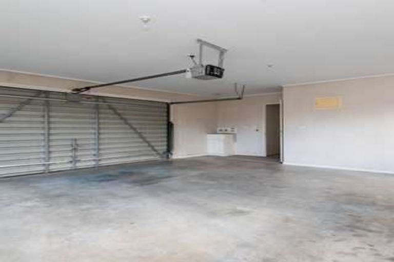 Photo of property in 2/11 Golfland Drive, Golflands, Auckland, 2013