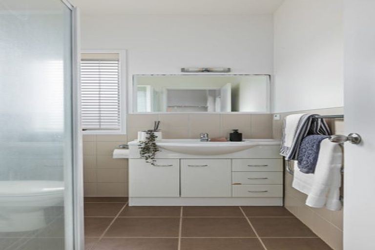 Photo of property in 15 Halyard Place, Te Atatu Peninsula, Auckland, 0610