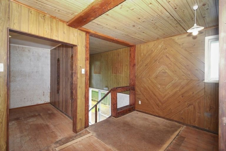 Photo of property in 44 Endeavour Street, Marfell, New Plymouth, 4310