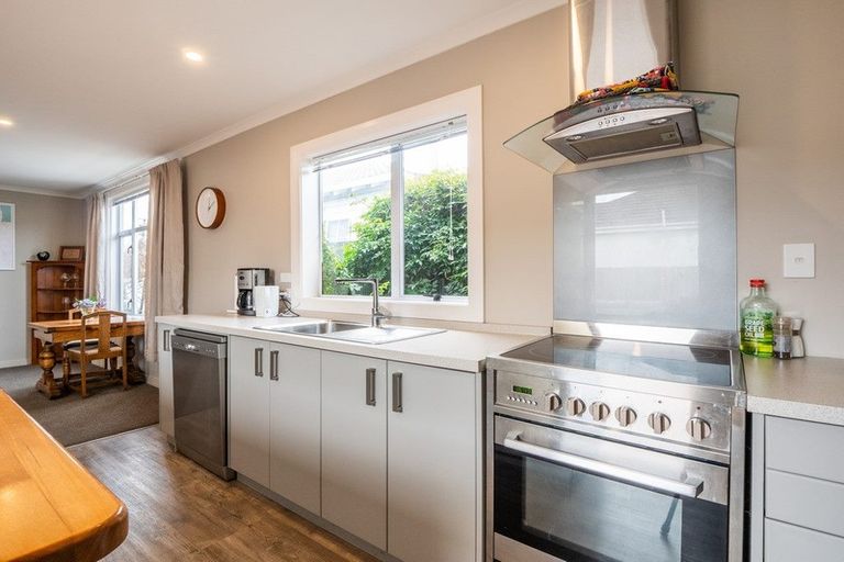 Photo of property in 5 Hargest Crescent, Saint Kilda, Dunedin, 9012