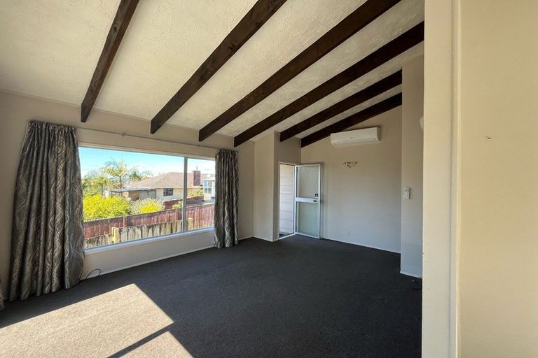 Photo of property in 2/10 Waratah Street, Birkenhead, Auckland, 0626