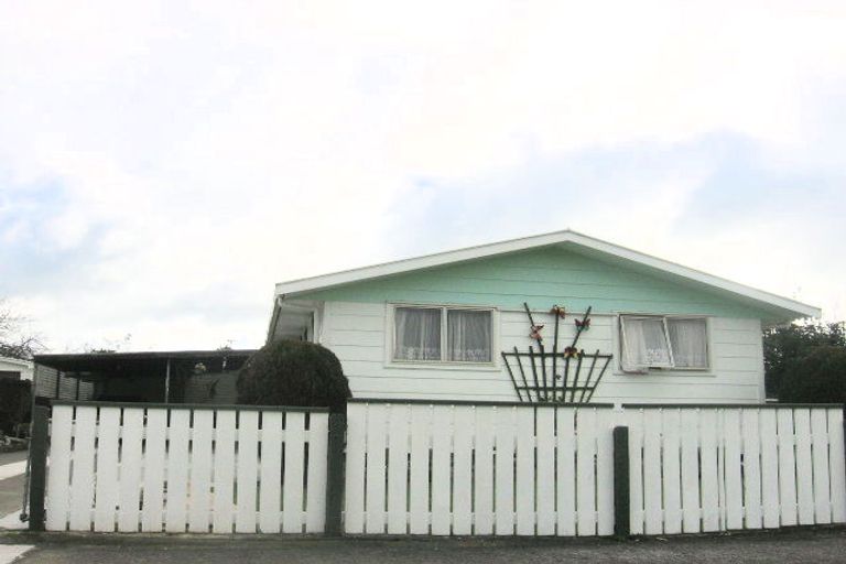 Photo of property in 12 Ashton Place, Highbury, Palmerston North, 4412