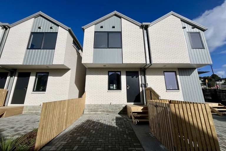 Photo of property in 2/21 Makomako Drive, Orewa, 0931