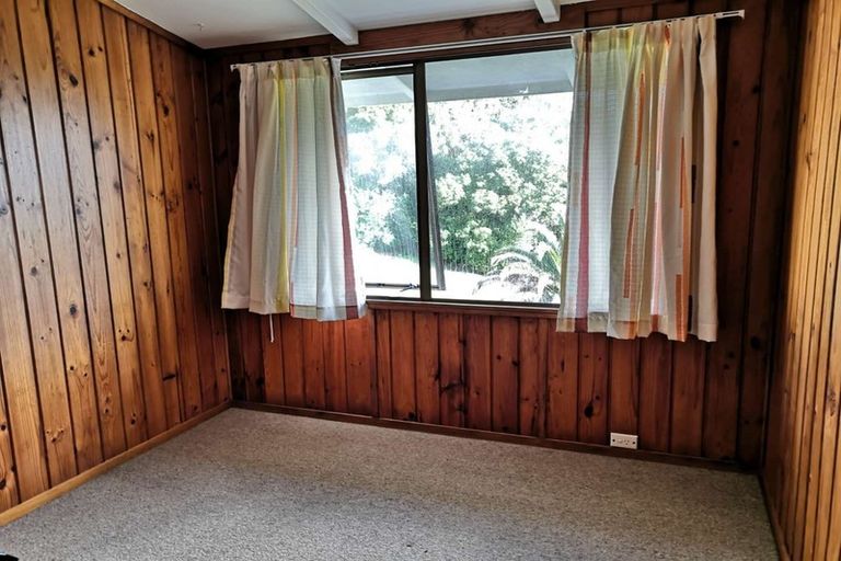 Photo of property in 18 Glenveagh Drive, Mount Roskill, Auckland, 1041