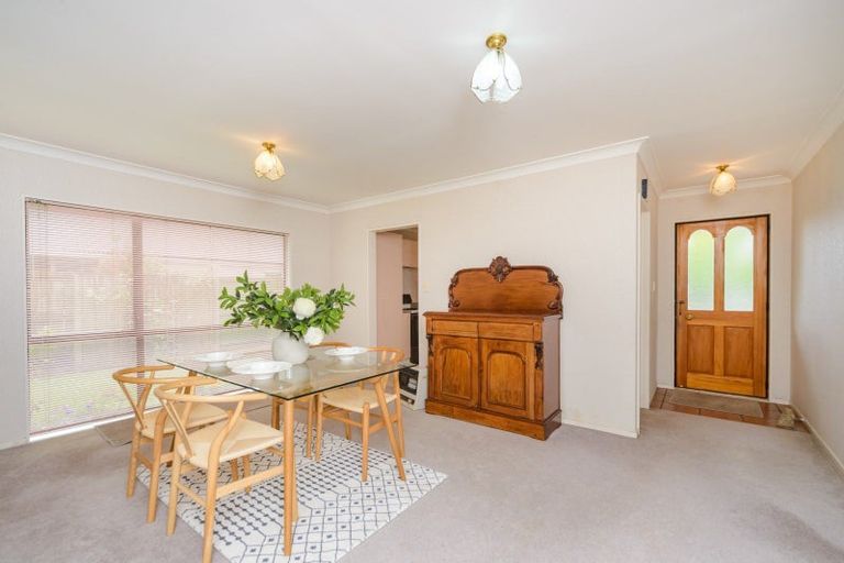 Photo of property in 112 John F Kennedy Drive, Milson, Palmerston North, 4414