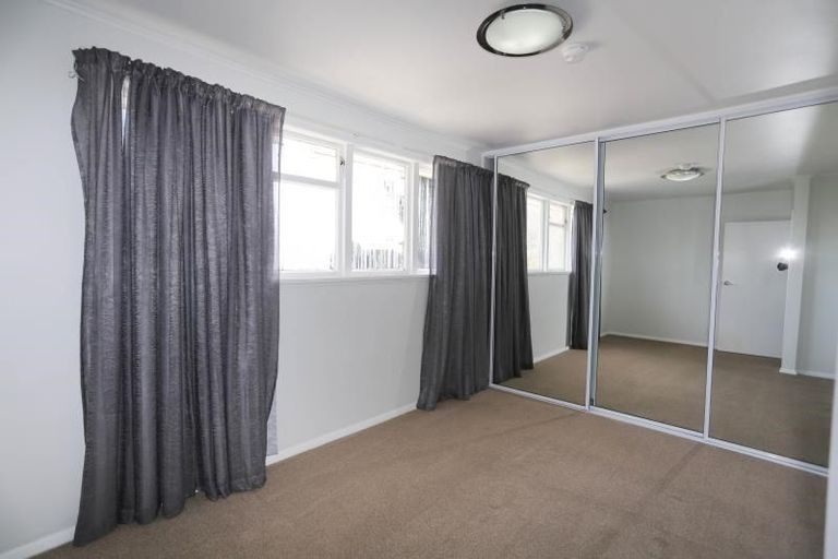 Photo of property in 33 Flay Crescent, Burnside, Christchurch, 8053