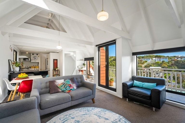 Photo of property in 5/8 Elphinstone Avenue, Strathmore Park, Wellington, 6022