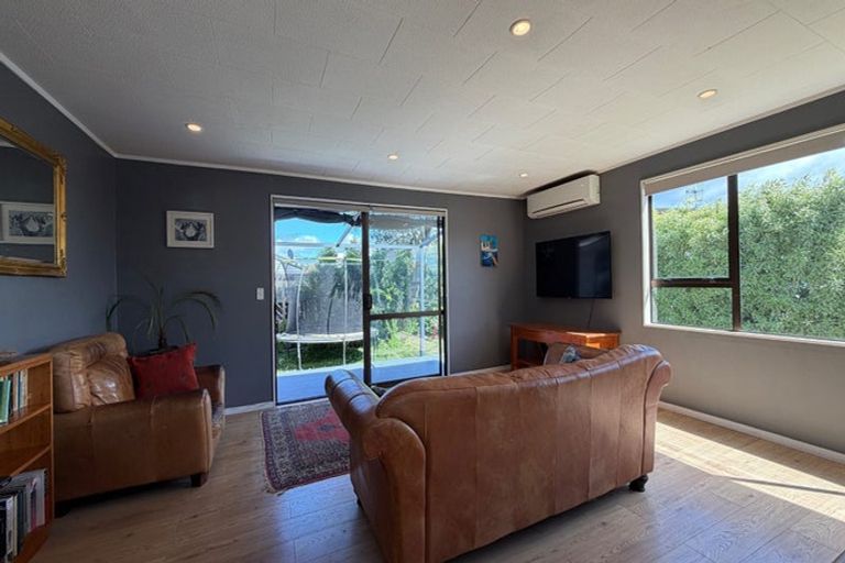 Photo of property in 25a Jeffares Place, Taradale, Napier, 4112