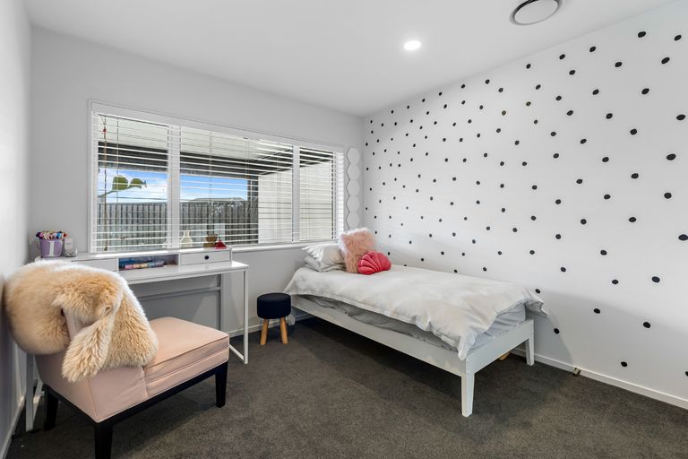 Photo of property in 7 Somerset Place, Stanmore Bay, Whangaparaoa, 0932