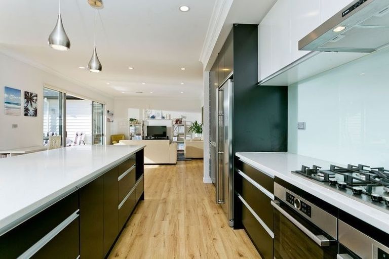 Photo of property in 106 Admirals Court Drive, Greenhithe, Auckland, 0632