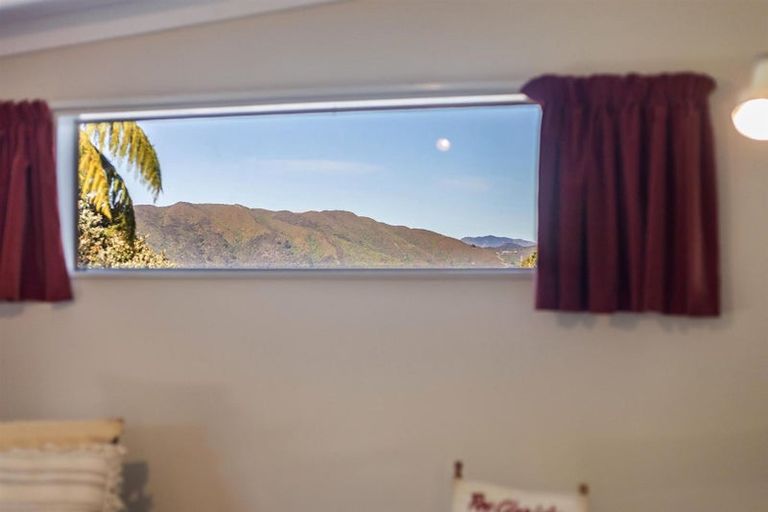 Photo of property in 25 Rondane Place, Tirohanga, Lower Hutt, 5010