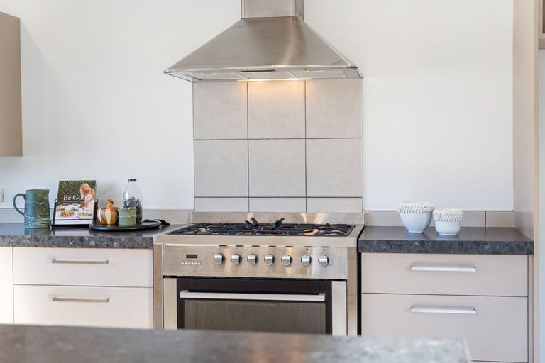 Photo of property in 26 Cottonwood Close, Paraparaumu Beach, Paraparaumu, 5032