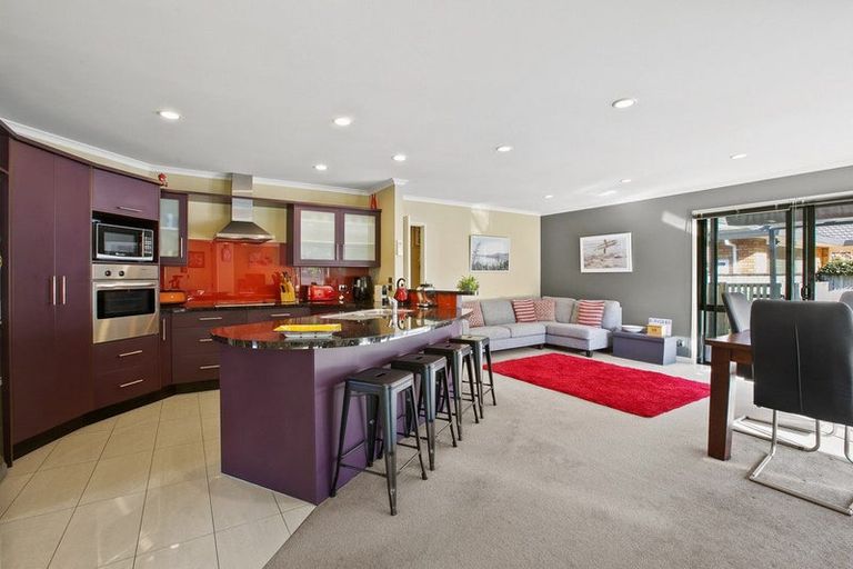 Photo of property in 20 Thames Street, Welbourn, New Plymouth, 4310